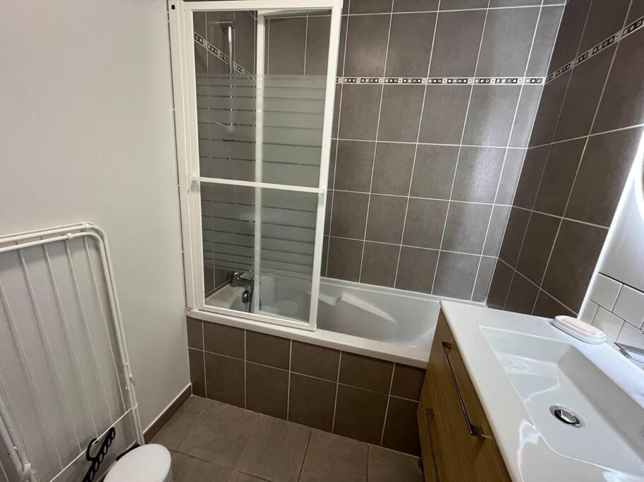 Dahlia, Appt Cosy Avec Parking Et Balcon Apartment Caen Exterior photo